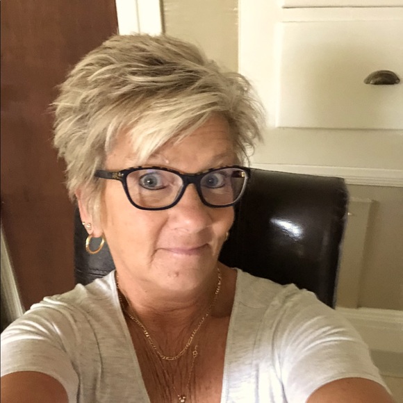 Meet your Posher, Diane - Picture 1 of 1